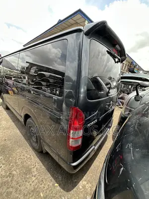 Toyota HiAce 2012 Black