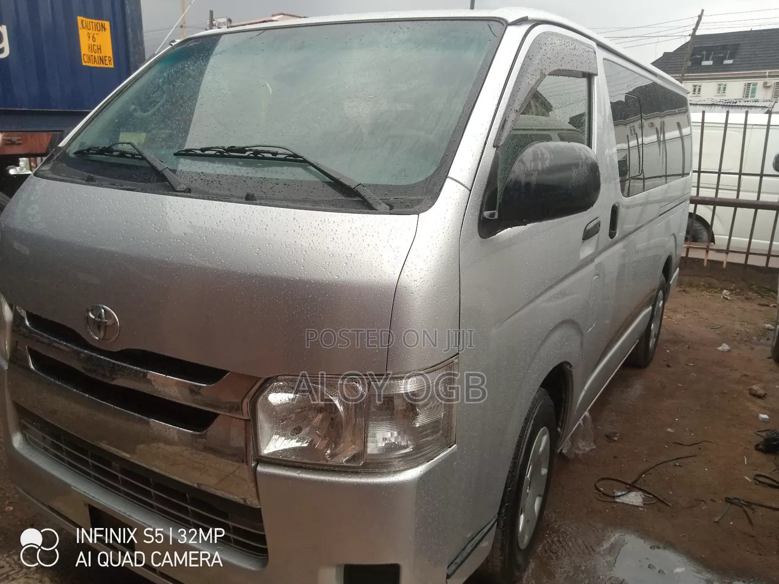 Toyota HiAce 2010 White