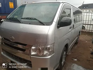 Toyota HiAce 2010 White