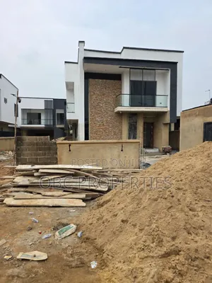 4 Bedrooms Fully Detached