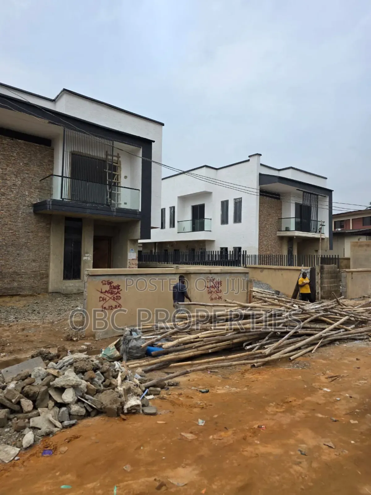 4 Bedrooms Fully Detached