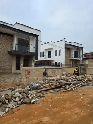 4 Bedrooms Fully Detached