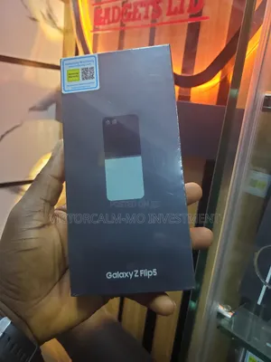 New Samsung Galaxy Z Flip5 512 GB Green