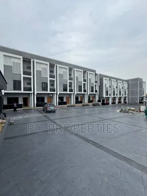 4bdrm Duplex in Chevron, Lafiaji for sale