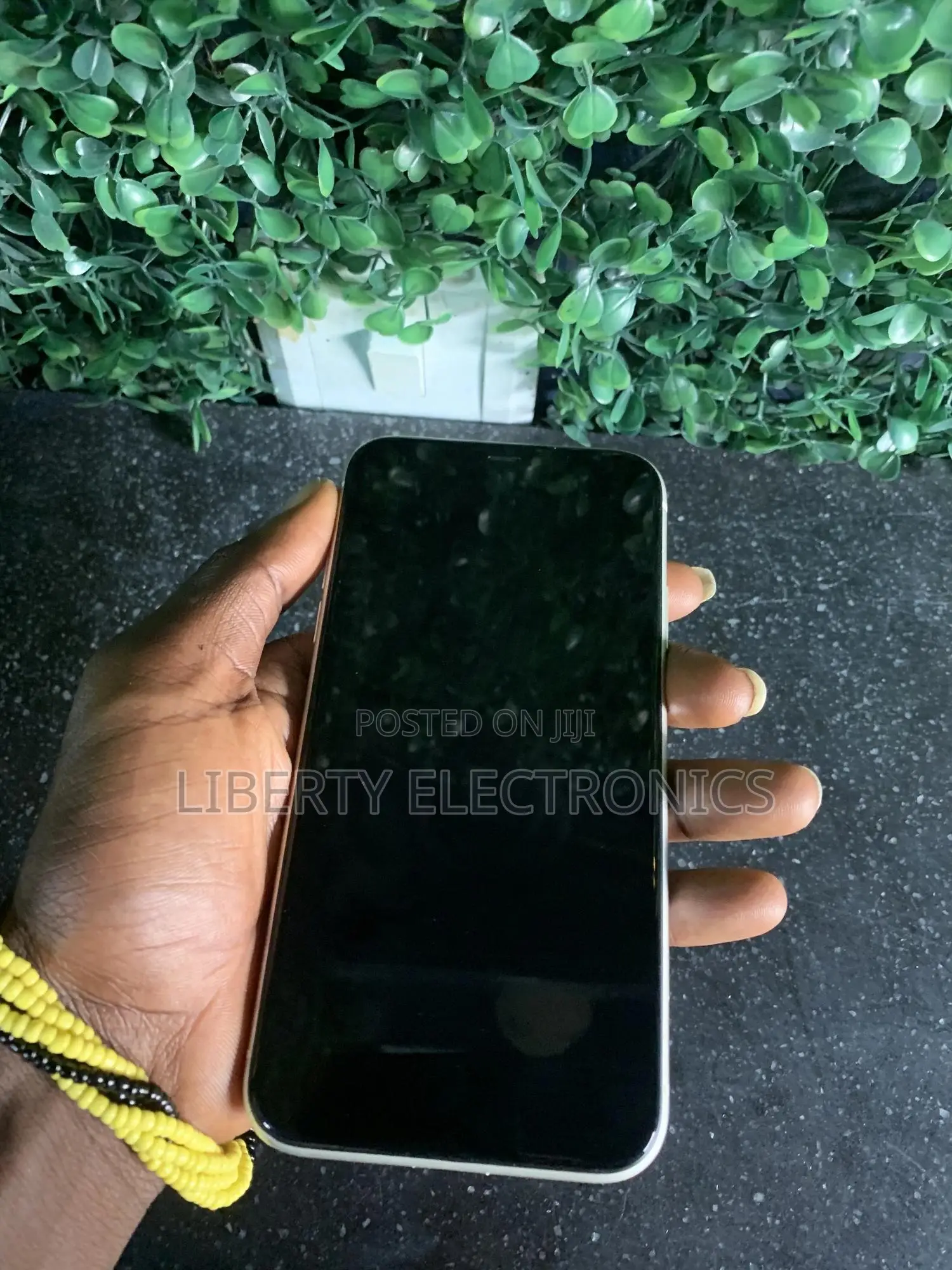 Apple iPhone 11 64 GB White