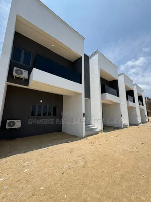 Furnished 3bdrm Apartment in Emmiers Estate, Off Lekki-Epe Expressway