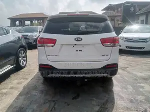 Kia Sorento 4dr SUV 2016 White