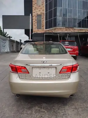 Lexus ES 350 2011 Gold