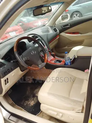 Lexus ES 350 2011 Gold