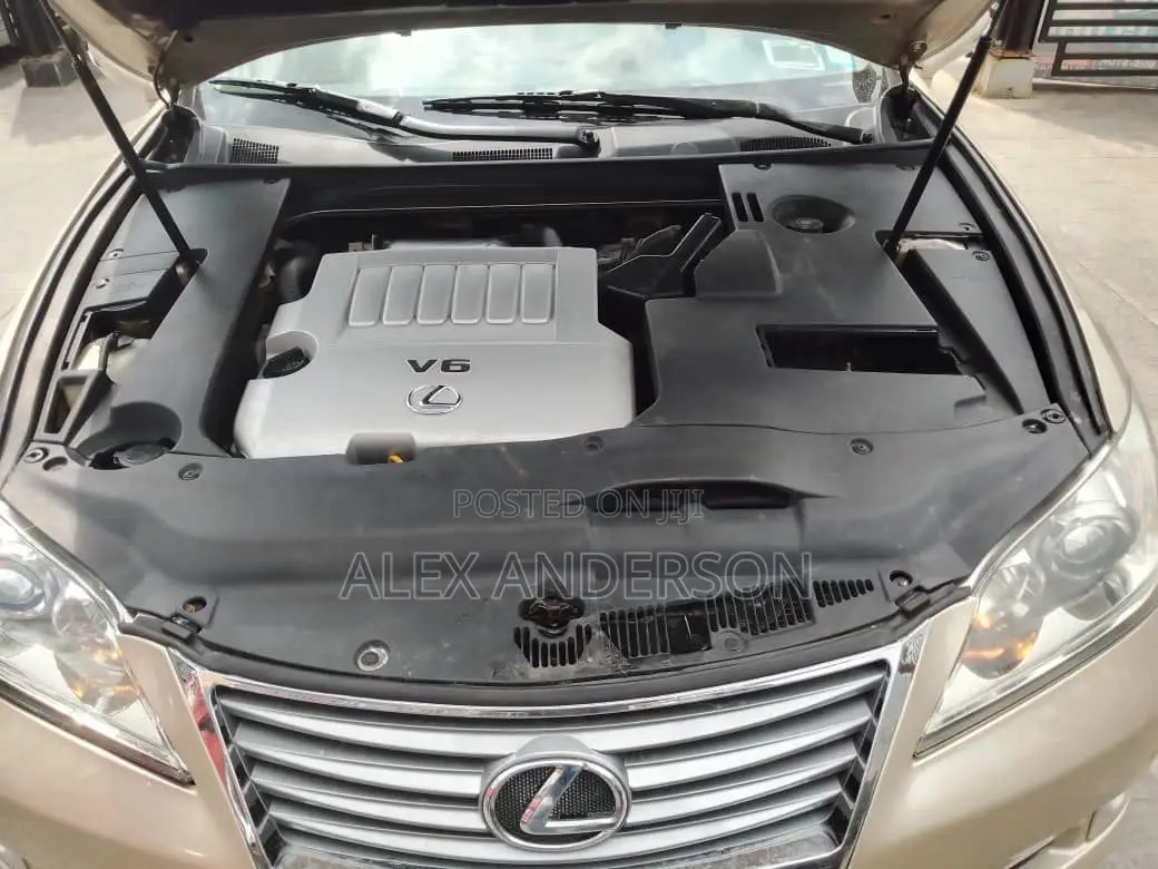 Lexus ES 350 2011 Gold