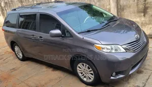 Toyota Sienna XLE 8 Passenger 2011 Silver