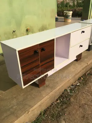 5ft Stands Console With High Gloss Facing