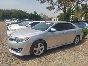 Toyota Camry SE Sport 4dr Sedan (2.5L 4cyl 6A) 2014 Silver