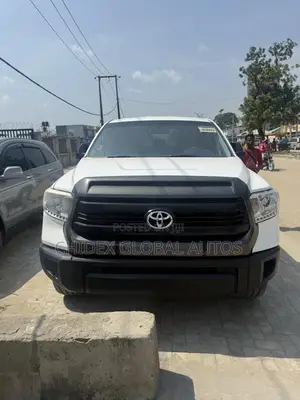 Toyota Tundra SR5 4.6L V8 4x4 Double Cab 6.6 ft. box 145.7 in. WB 2016