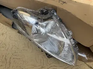 Nissan Almera Headlamp