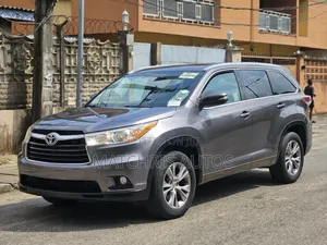 Toyota Highlander XLE 4dr SUV (3.5L 6cyl 6A) 2015 Gray