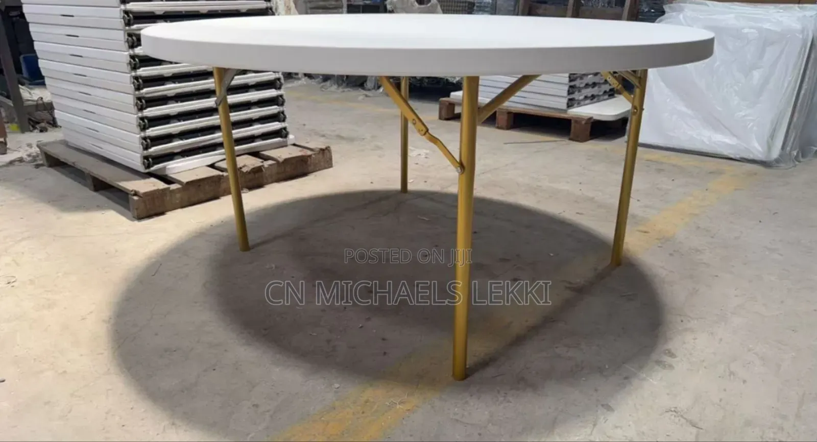 Banquet Round Table Gold Leg