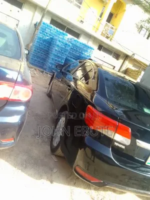 Toyota Avensis 2011 Black