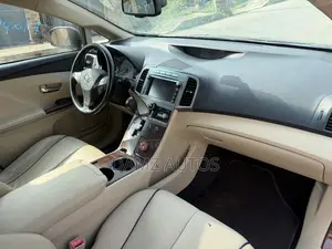 Toyota Venza V6 AWD 2010 Brown