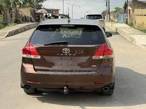 Toyota Venza V6 AWD 2010 Brown