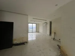 3bdrm Block of Flats in Ikeja Gra for rent