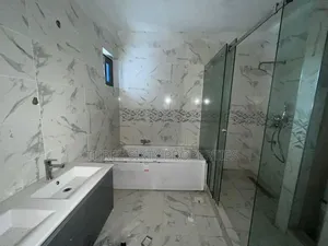 3bdrm Block of Flats in Ikeja Gra for rent