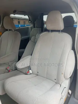 Toyota Sienna LE AWD 7-Passenger 2013 Blue