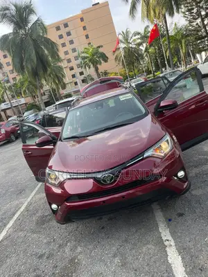Toyota RAV4 LE 4dr SUV AWD (2.5L 4cyl 6A) 2018 Red