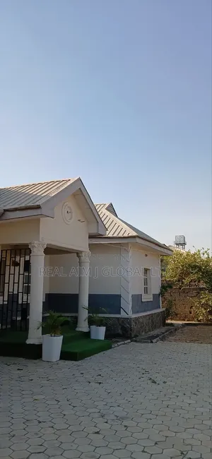 3bdrm Bungalow in Jos for sale