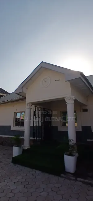 3bdrm Bungalow in Jos for sale