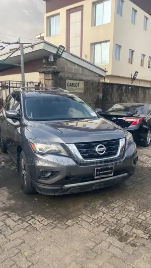 Nissan Pathfinder SL 4x4 2018 Gray