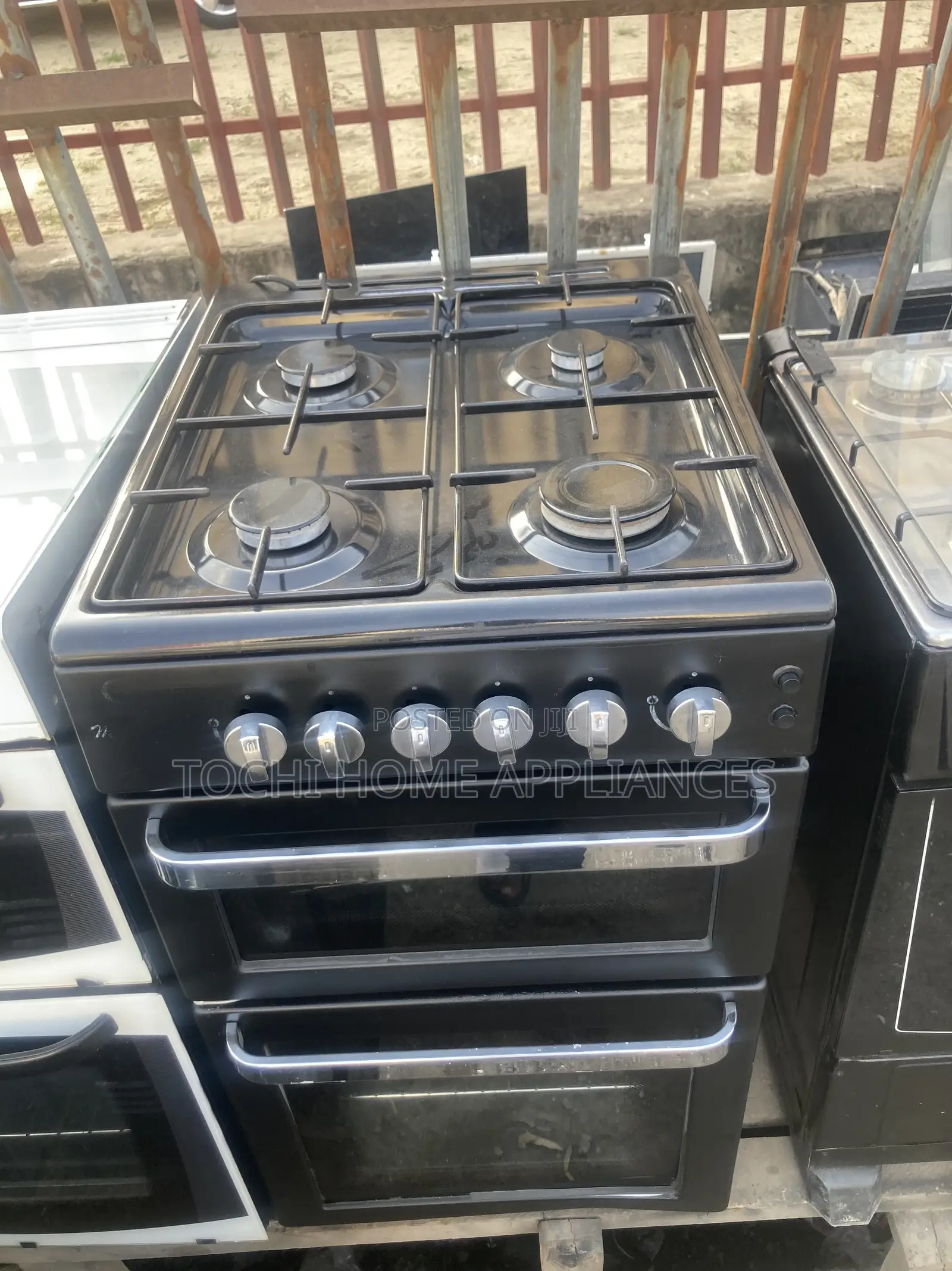 Clean Bosch Four Burner Gas Cooker