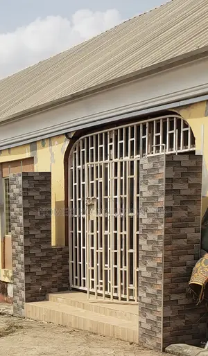 1bdrm Apartment in Oluyole for rent