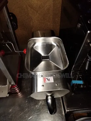 Groundnut Extractor Machine