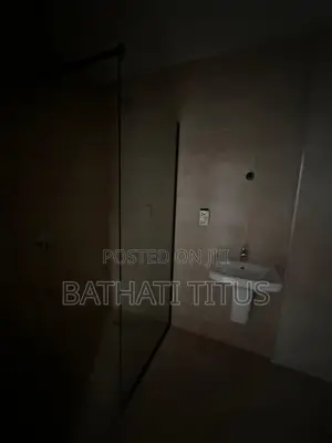 3bdrm Block of Flats in Bilaad Estate, Life Camp for rent