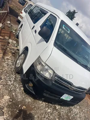Toyota HiAce 2008 White