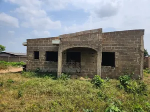 3bdrm Bungalow in Odan Area Off Olodo, Ibadan for sale