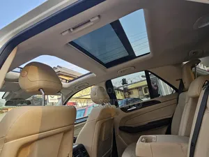 Mercedes-Benz GLE-Class 2018 Off white