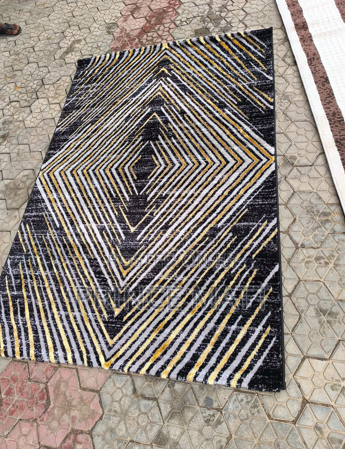 Quality Center Rug