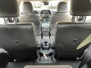 Toyota Highlander XLE 2022 Black