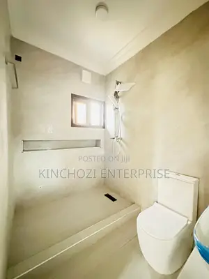 2bdrm Apartment in Lekki Phase 1 for rent