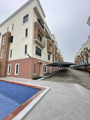 2bdrm Townhouse / Terrace in Lekki Phase 1 for rent