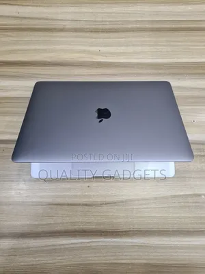 Laptop Apple MacBook Pro 2022 M2 8GB Apple M2 SSD 256GB