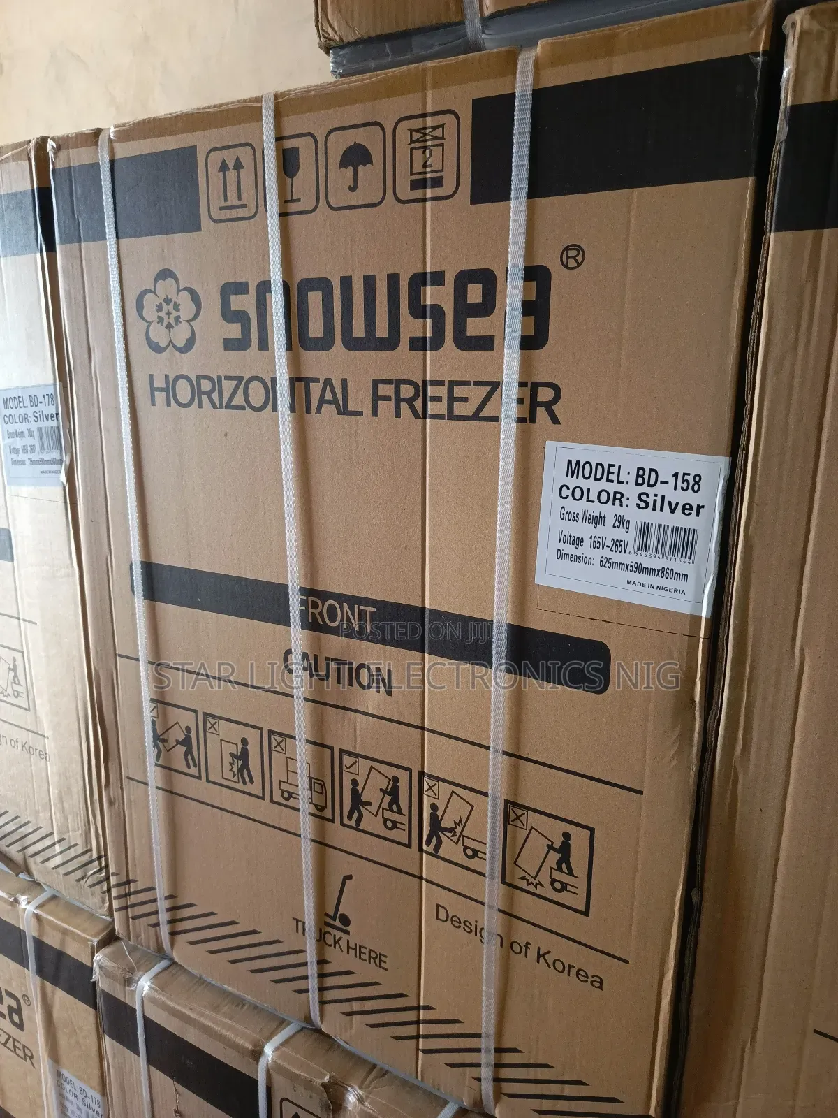 Chest Freezer Model 158 L