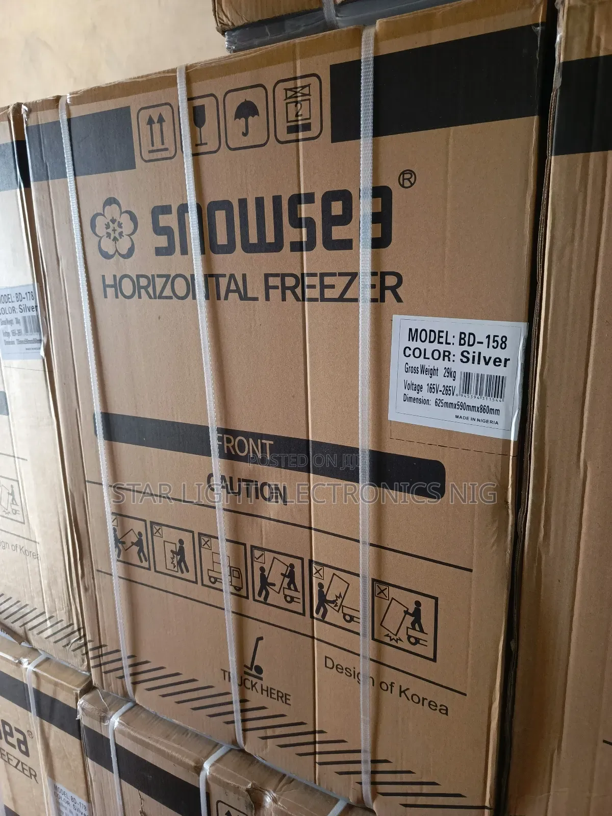 Chest Freezer Model 158 L