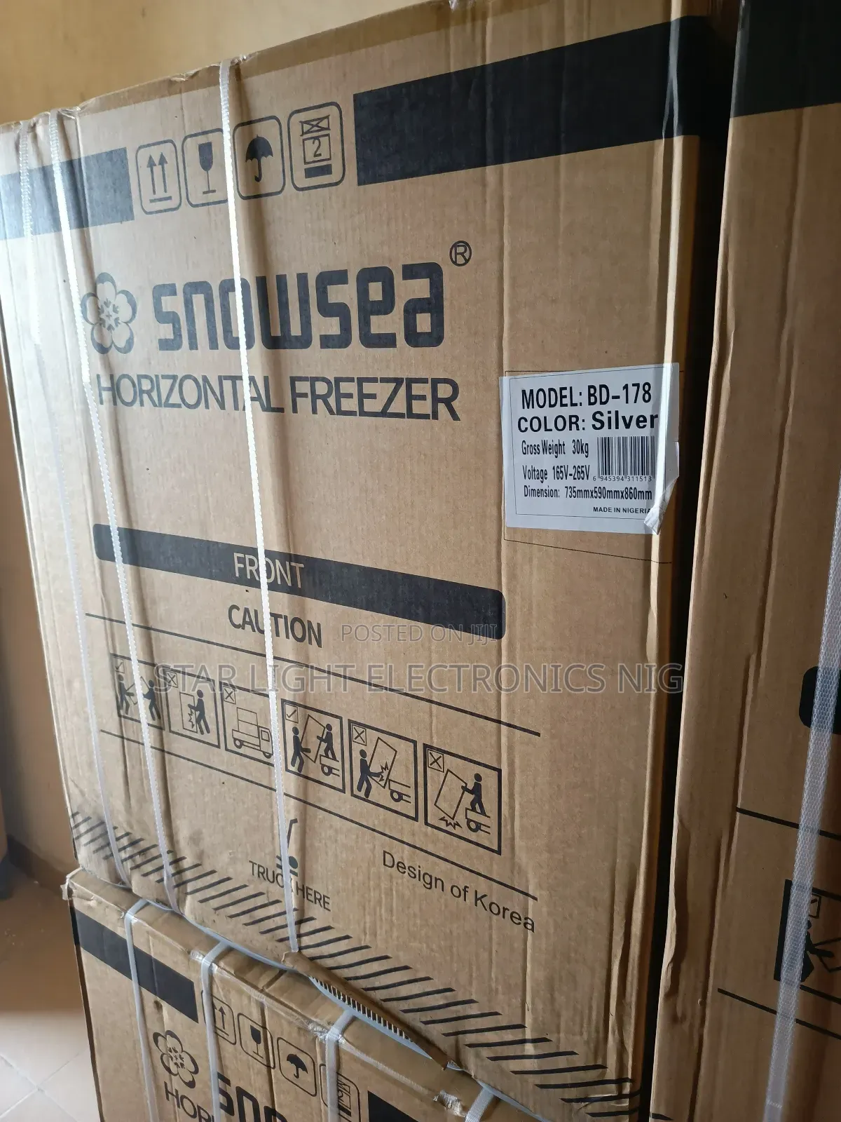 Chest Freezer Model 158 L