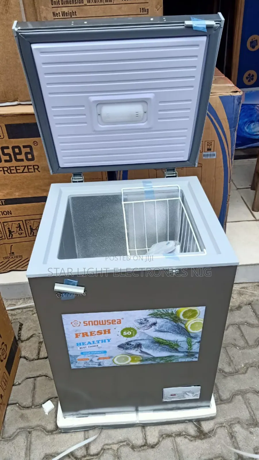 Chest Freezer Model 158 L