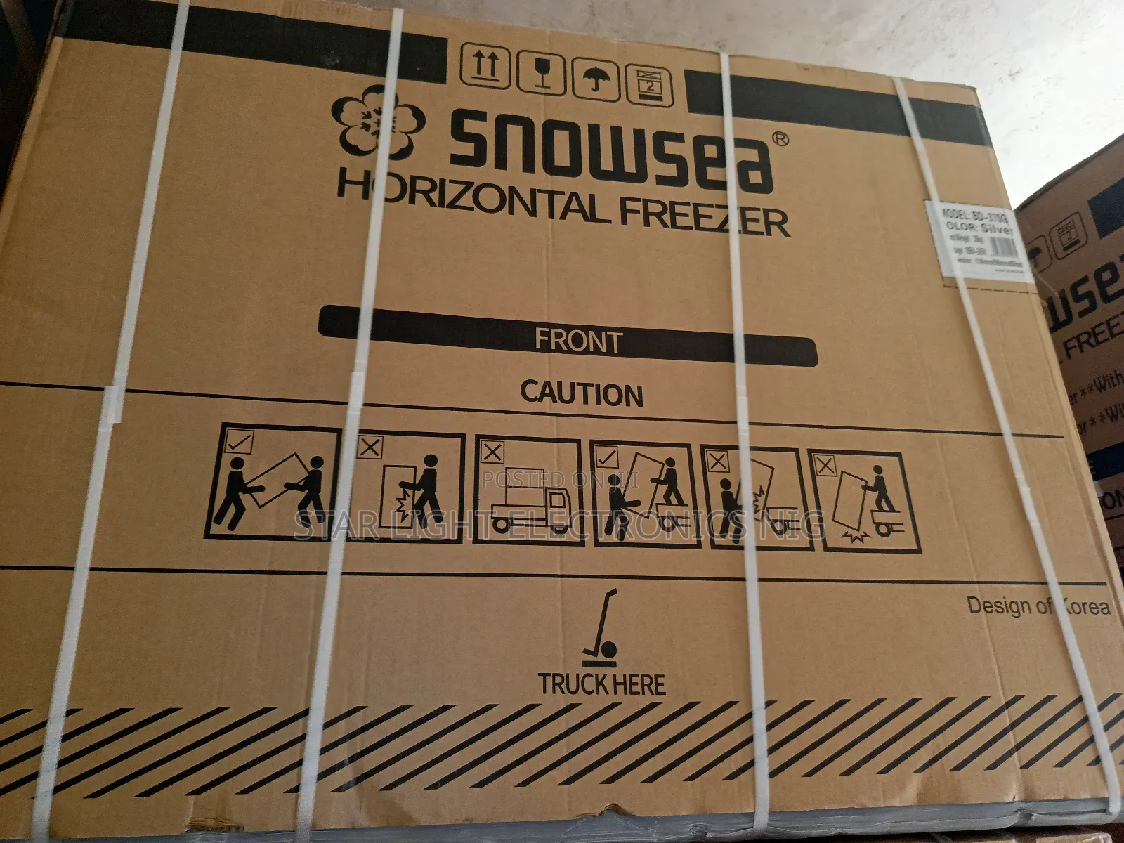 Chest Freezer Model 370g