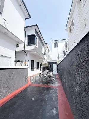 5bdrm Duplex in Osapa london for sale