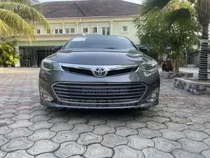 Toyota Avalon XLE 4dr Sedan (3.5L 6cyl 6A) 2014 Gray